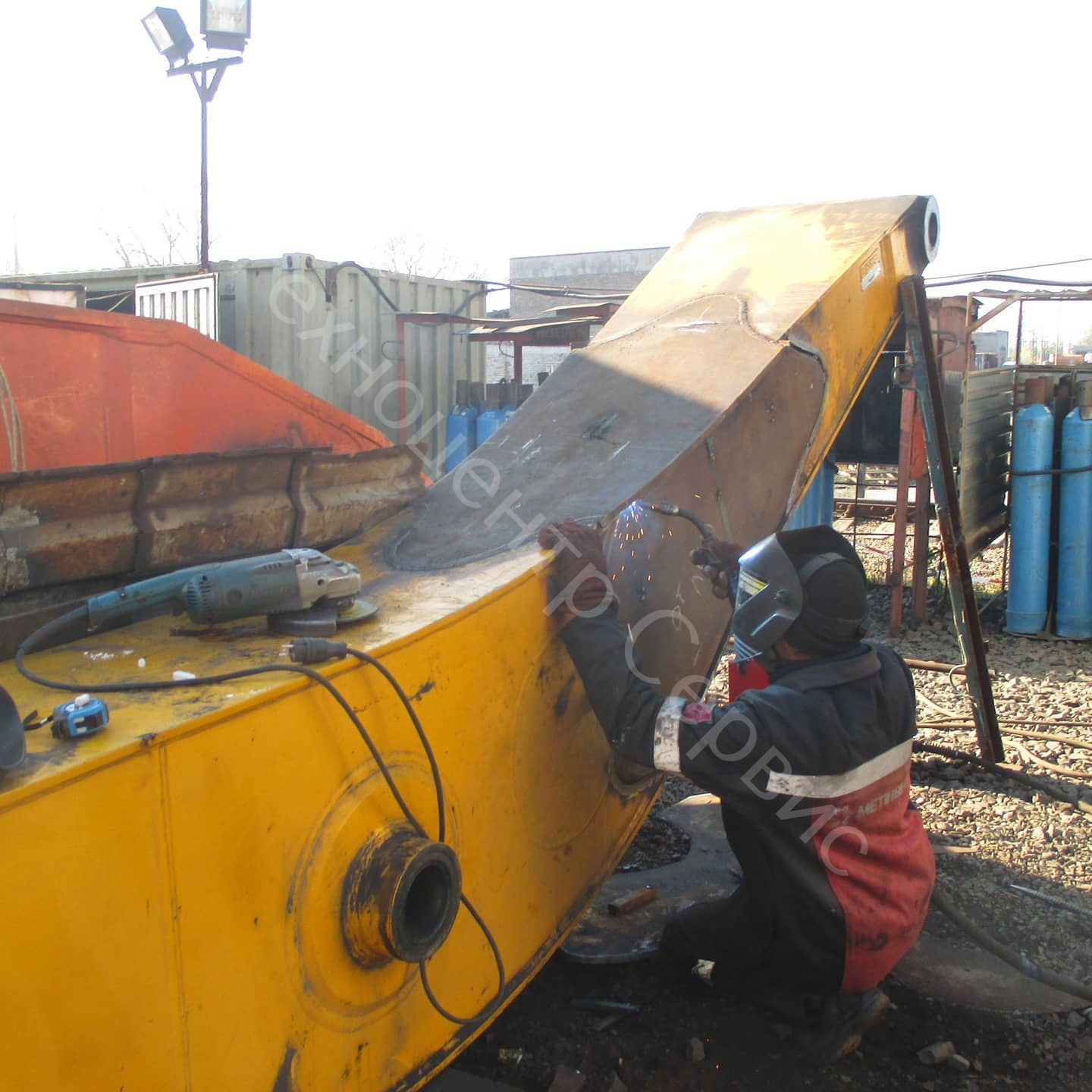 Ремонт стрелы экскаватора JCB
